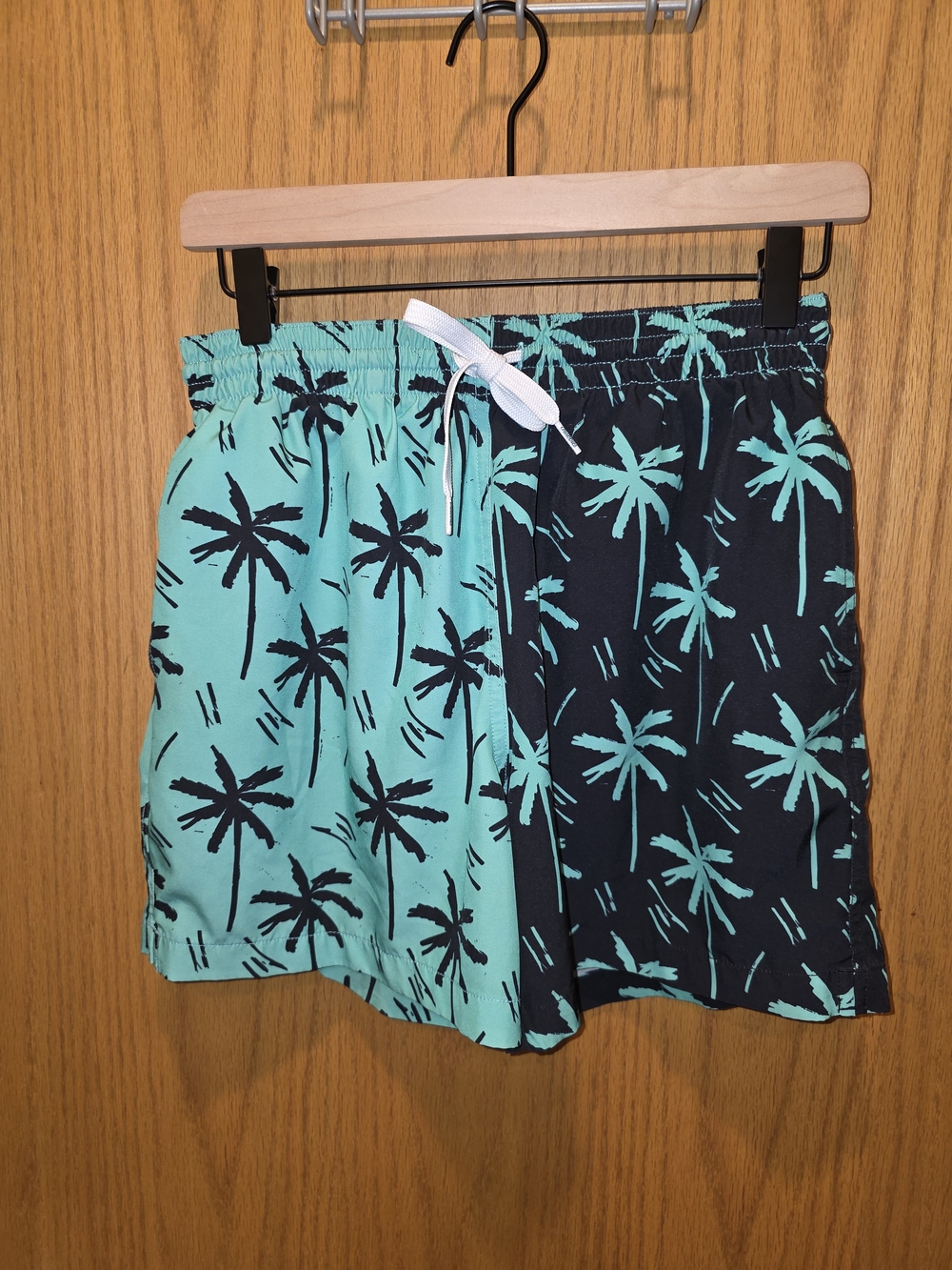 chubbies Two-Tone Palm Print Swim Trunks - Aqua & Black